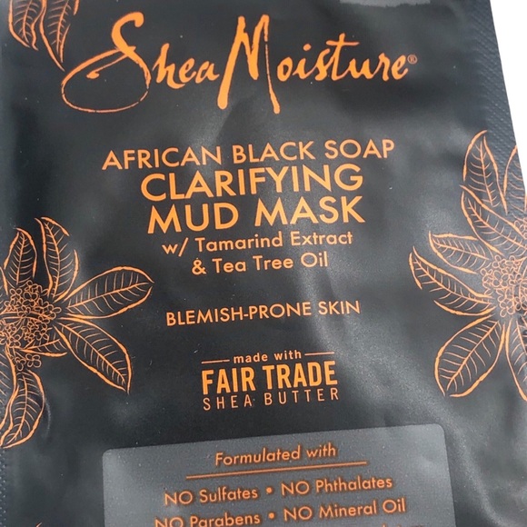 White & Black Plaid Fuzzy Sock & Hair Scruchie Gift Set - Picture 8 of 9